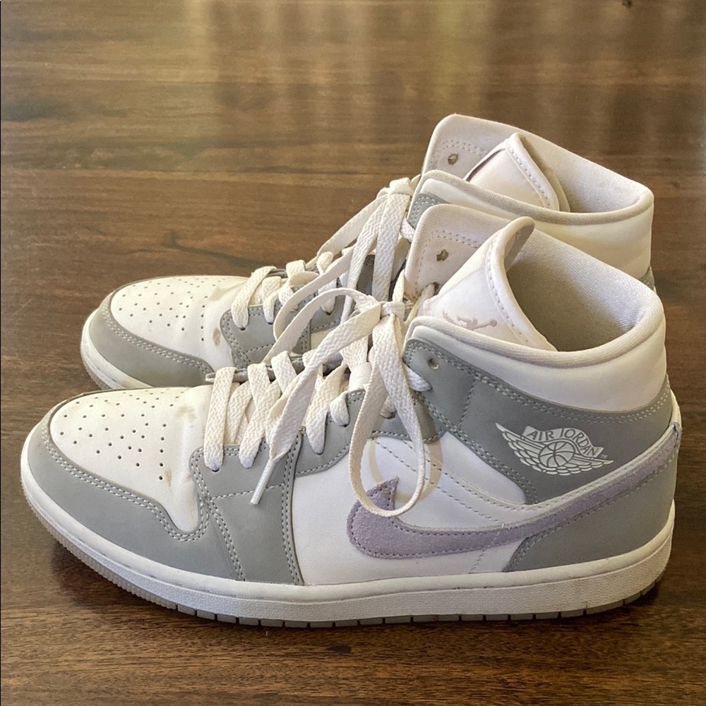 Sz US 9 Nike Women's Gray, Periwinkle, White High-Top Nike Air Jordan Sneakers